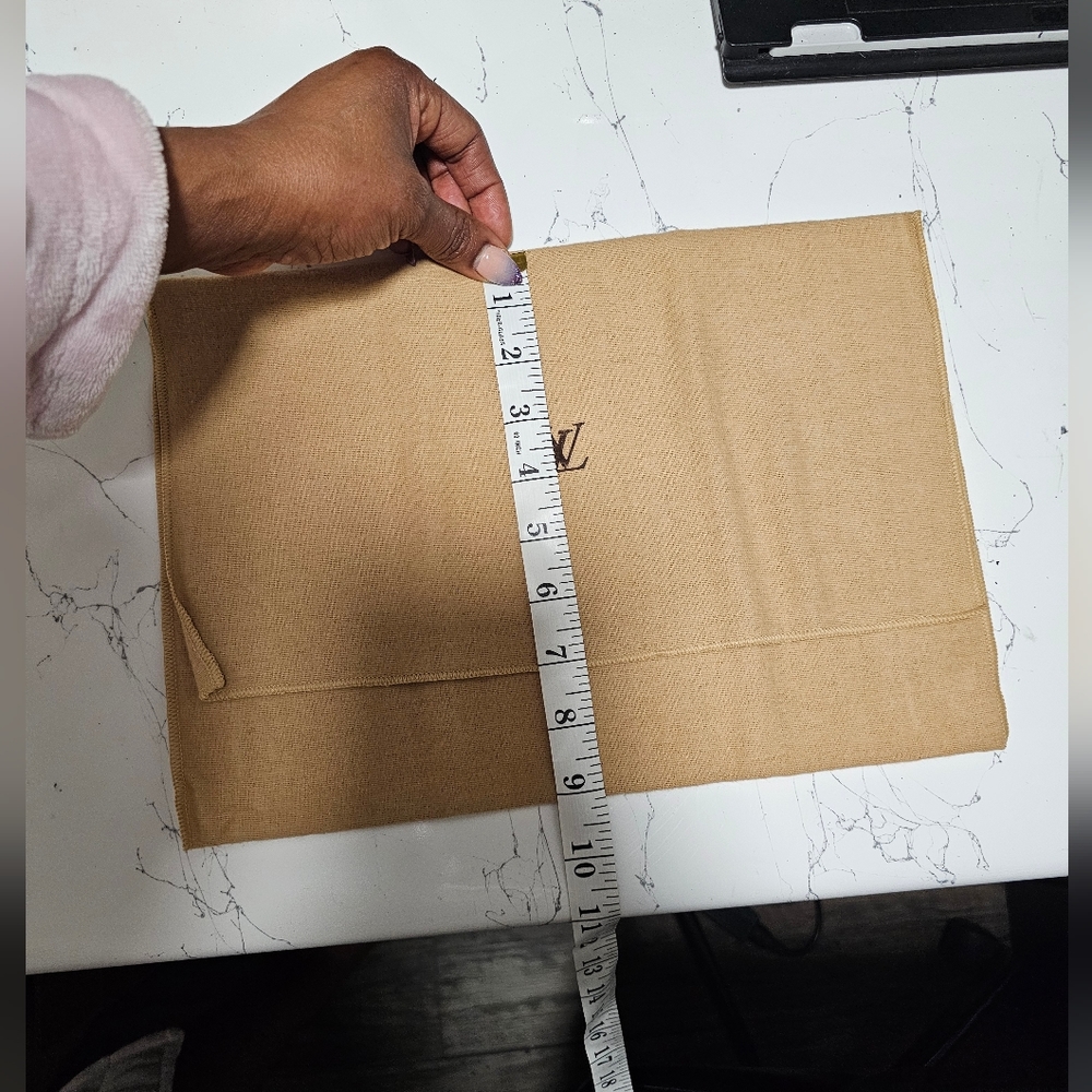 LV Dustbag - Picture 2 of 5